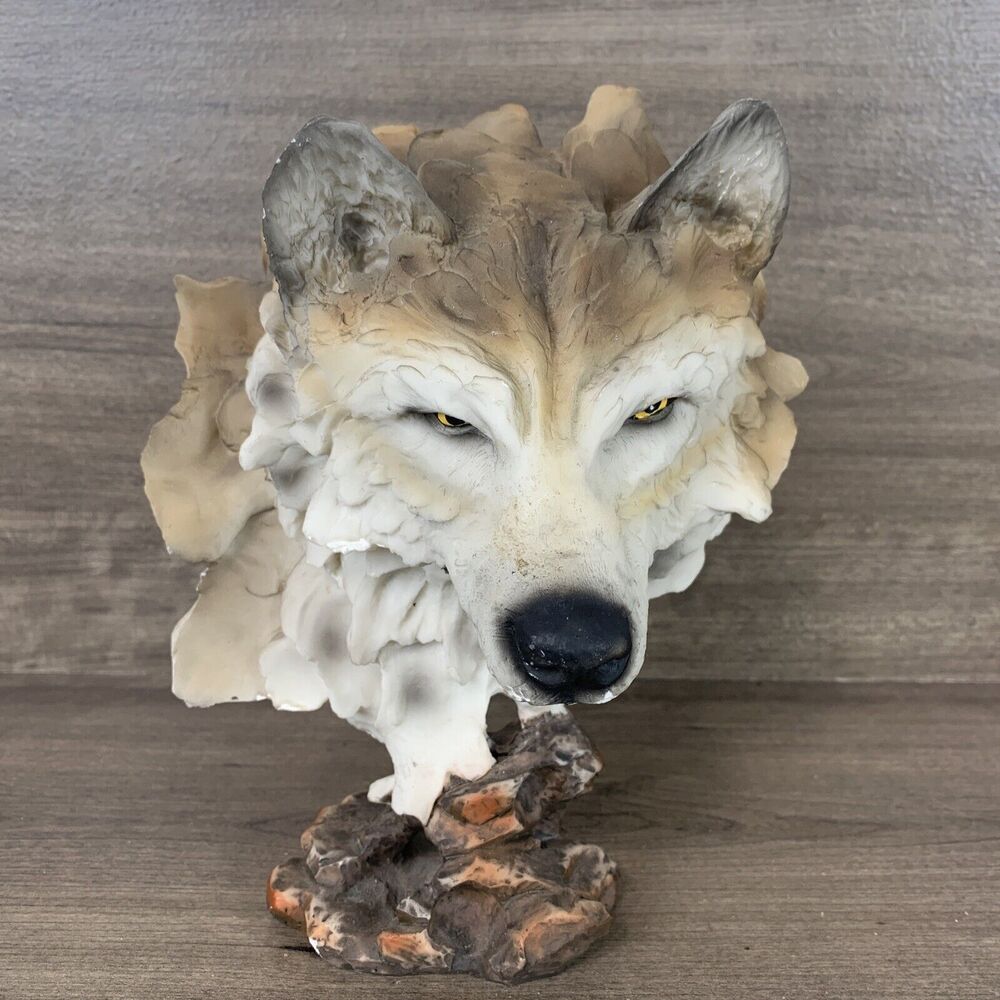 Wolf Head Bust Figure Wild Animal Decor DWK 2001 Resin Figurine  Fierce Eye